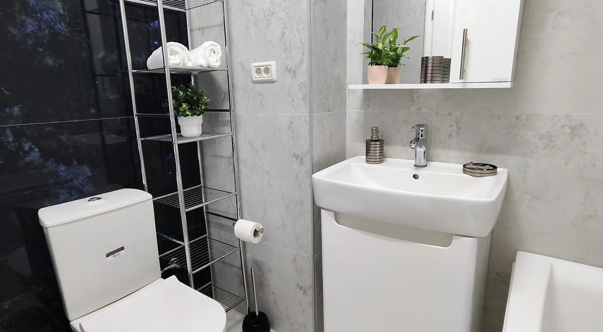 Central Address Residence - Room 712 Bucharest Apartment