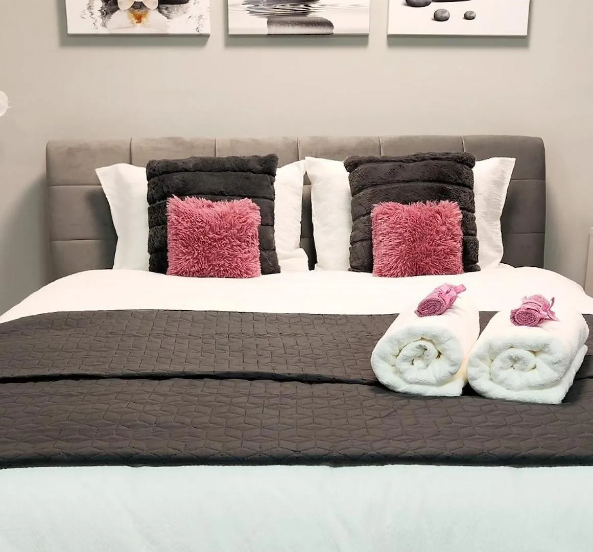 Central Address Residence - Room 712 Bucharest Apartment